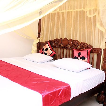 Hotel Sun Rest Mirissa à Banduramulla Extérieur photo