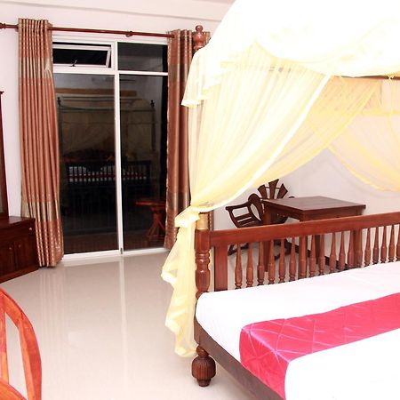Hotel Sun Rest Mirissa à Banduramulla Extérieur photo