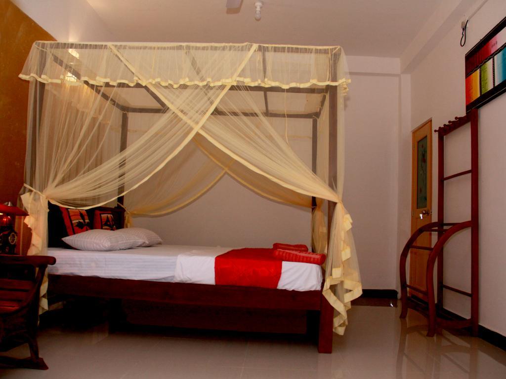 Hotel Sun Rest Mirissa à Banduramulla Extérieur photo