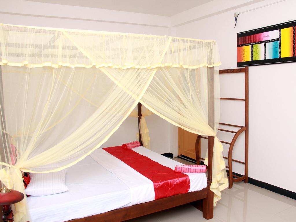 Hotel Sun Rest Mirissa à Banduramulla Extérieur photo