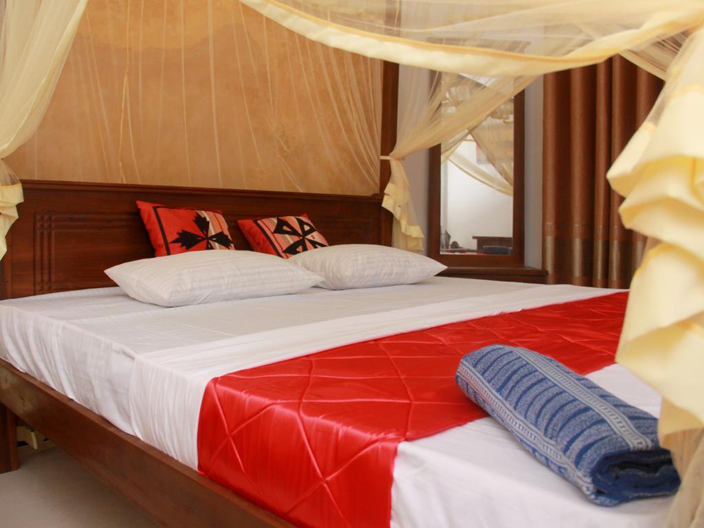 Hotel Sun Rest Mirissa à Banduramulla Extérieur photo