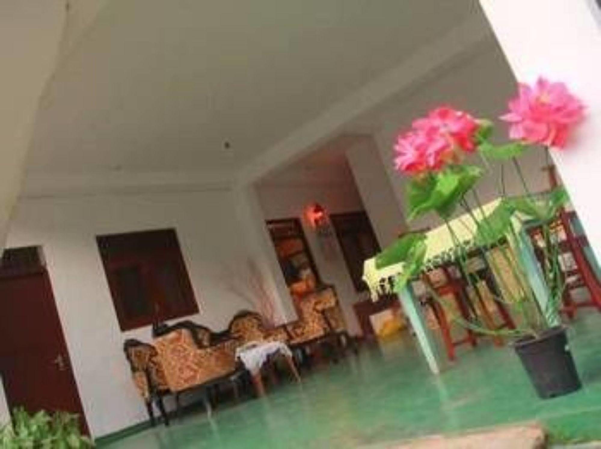 Hotel Sun Rest Mirissa à Banduramulla Extérieur photo