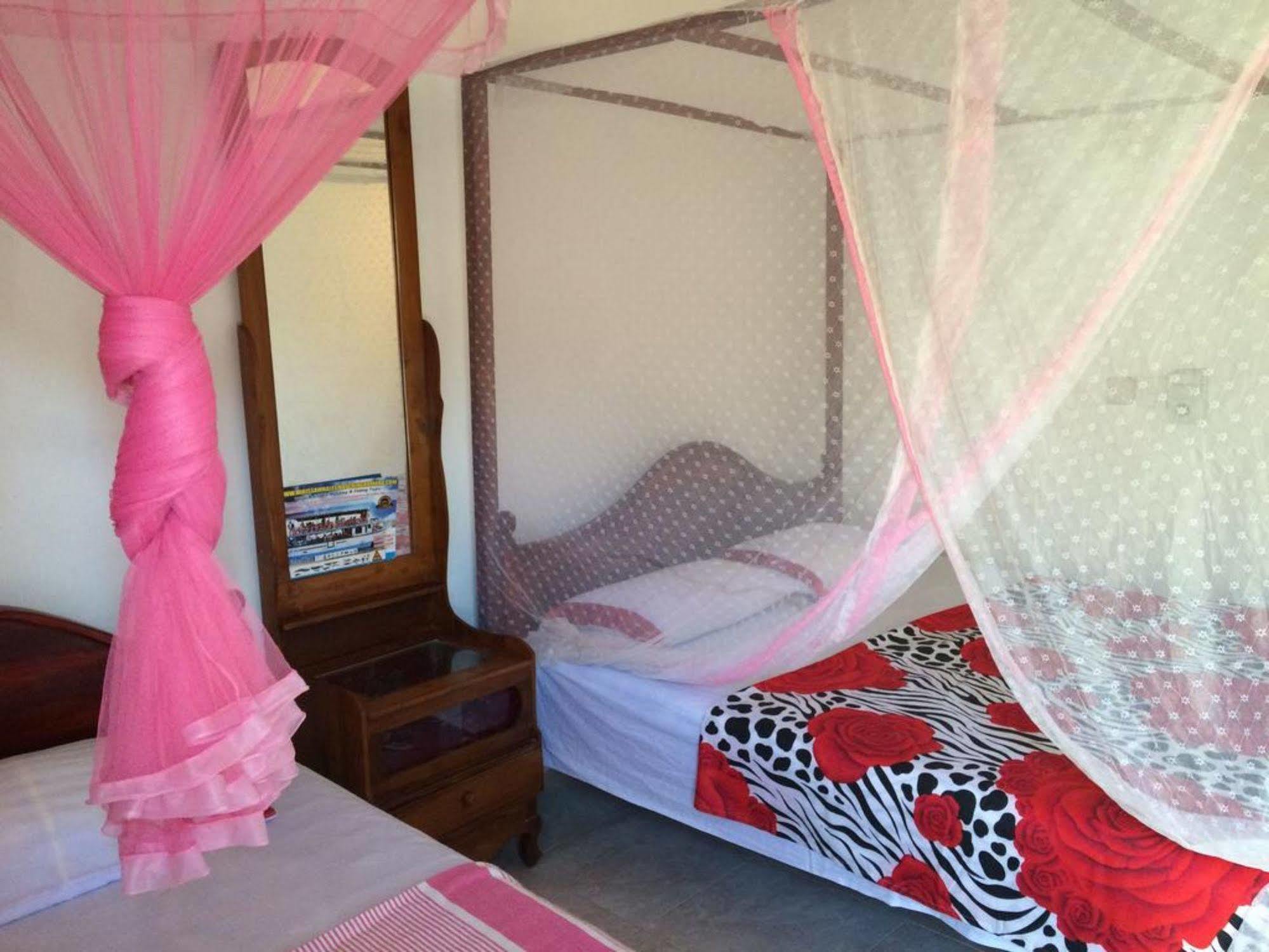Hotel Sun Rest Mirissa à Banduramulla Extérieur photo