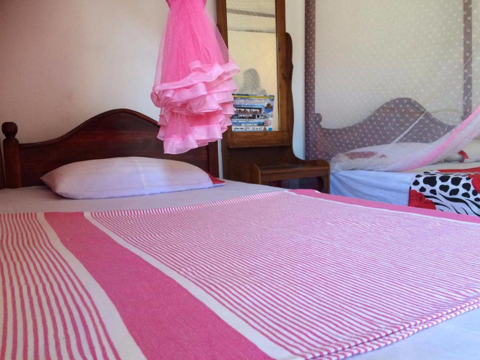 Hotel Sun Rest Mirissa à Banduramulla Extérieur photo